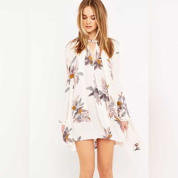 Free People Tops - FREE PEOPLE Electric Orchid‎ Print Swing Tunic in Pearl Combo